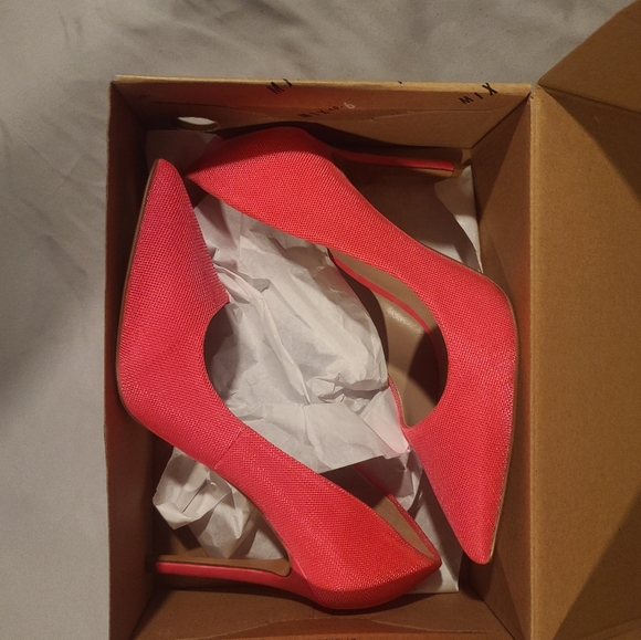 Shoes with heels - Picture 10 of 13